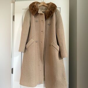 Elegant Tan Wool Coat with Faux Fur Collar